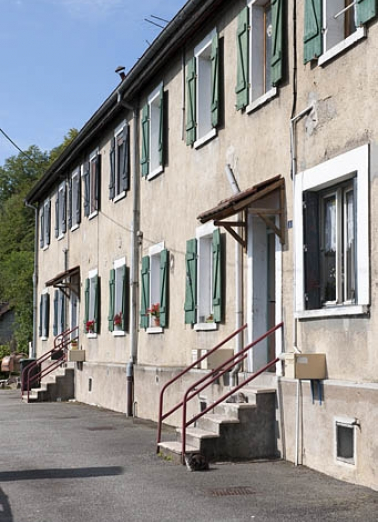 Habitation à 8 logements. Détail de la façade antérieure. © Région Bourgogne-Franche-Comté, Inventaire du patrimoine