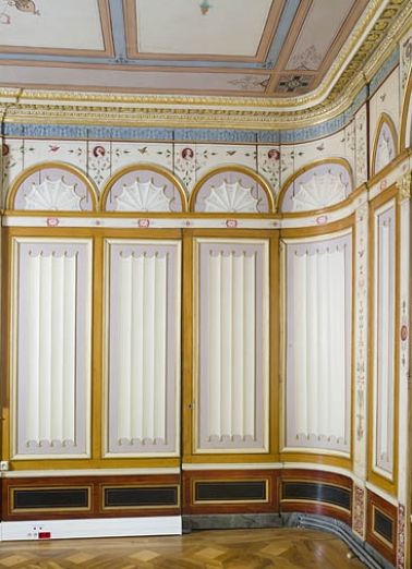 Logis principal, intérieur, salon : détail du décor peint du mur gauche. © Région Bourgogne-Franche-Comté, Inventaire du Patrimoine