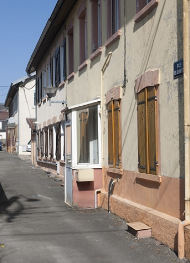 Détail d'une façade d'une habitations à 8 logements. © Région Bourgogne-Franche-Comté, Inventaire du patrimoine