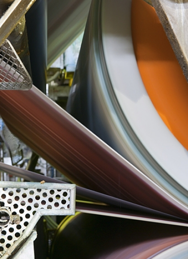 Passage de la feuille de papier entre les cylindres de pressage et d'égouttage. Détail. © Région Bourgogne-Franche-Comté, Inventaire du patrimoine