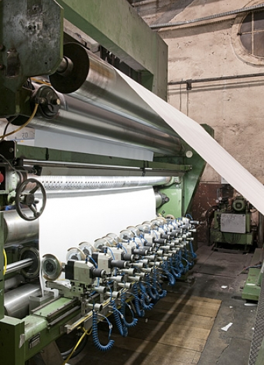 Têtes de découpage à l'extrémité de la machine à papier. © Région Bourgogne-Franche-Comté, Inventaire du patrimoine