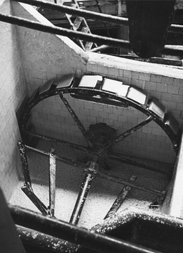 Cuve de pâte à papier. © Région Bourgogne-Franche-Comté, Inventaire du patrimoine