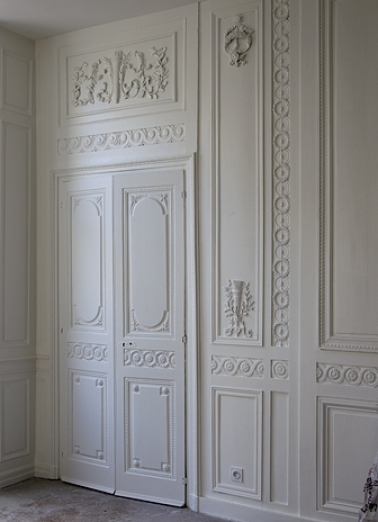 Intérieur : détail d'une partie des lambris d'un salon, au rez-de-chaussée de l'aile gauche. © Région Bourgogne-Franche-Comté, Inventaire du Patrimoine