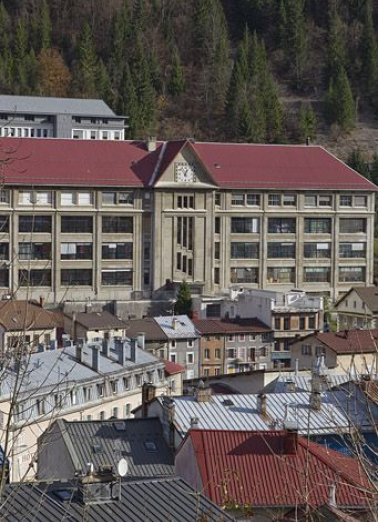 Bâtiment B : avant-corps. © Région Bourgogne-Franche-Comté, Inventaire du patrimoine Bâtiment B : avant-corps. © Région Bourgogne-Franche-Comté, Inventaire du patrimoine