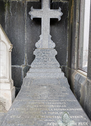 Monument funéraire de la famille Druhot. Tombeau de Jean-Charles Druhot (1813-1905), notaire et maire de Faverney (1850-1905). © Région Bourgogne-Franche-Comté, Inventaire du patrimoine