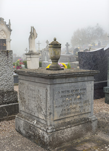 Tombeau de Claude-Antoine Sandoz (1839-1909) et d'Augustine Sandoz (1867-1885). © Région Bourgogne-Franche-Comté, Inventaire du patrimoine