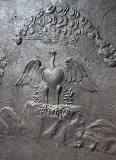 Plaque de cheminée de la cuisine : le décor central. © Région Bourgogne-Franche-Comté, Inventaire du patrimoine