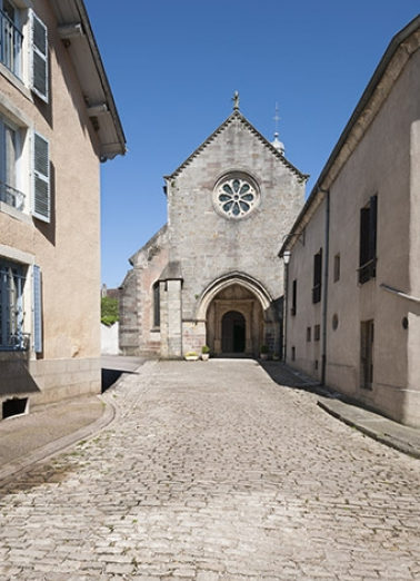 Le porche vu depuis la rue Buffon. © Région Bourgogne-Franche-Comté, Inventaire du patrimoine Le porche vu depuis la rue Buffon. © Région Bourgogne-Franche-Comté, Inventaire du patrimoine