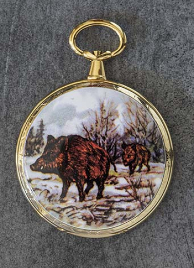 Exemple de boîte de montre de poche : décor émaillé aux sangliers. © Région Bourgogne-Franche-Comté, Inventaire du patrimoine