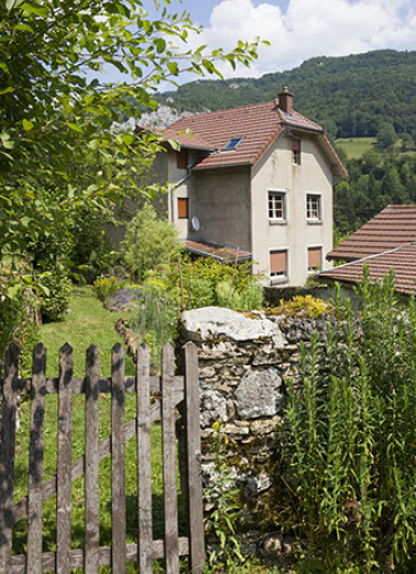 Le logement, depuis l'ouest. © Région Bourgogne-Franche-Comté, Inventaire du patrimoine Le logement, depuis l'ouest. © Région Bourgogne-Franche-Comté, Inventaire du patrimoine
