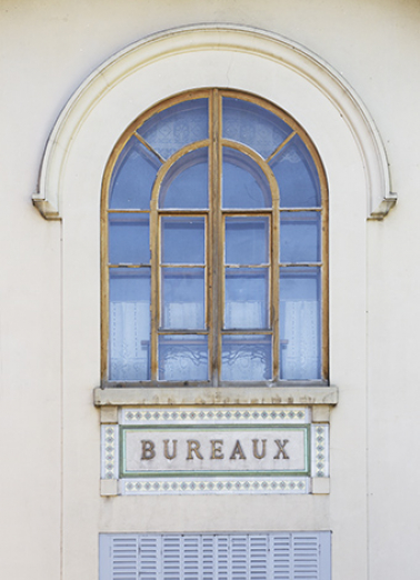 Bureau et laboratoire : fenêtre du premier étage. © Région Bourgogne-Franche-Comté, Inventaire du patrimoine