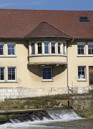 Façade postérieure : oriel. © Région Bourgogne-Franche-Comté, Inventaire du patrimoine