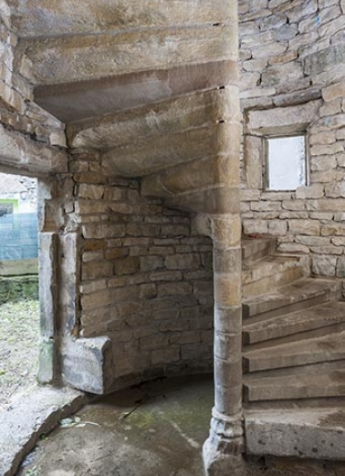 Intérieur de la tour : escalier en vis. © Région Bourgogne-Franche-Comté, Inventaire du patrimoine