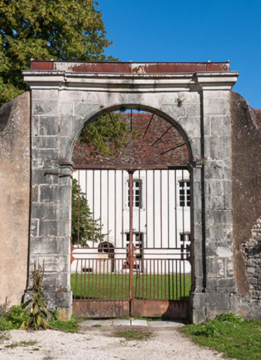 Vue du portail sud © Région Bourgogne-Franche-Comté, Inventaire du patrimoine