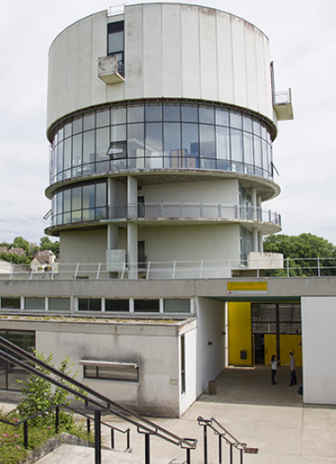Vue postérieure (nord) de la tour et de l'escalier. © Région Bourgogne-Franche-Comté, Inventaire du patrimoine