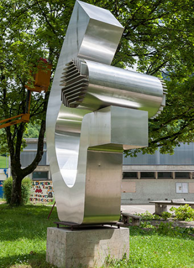 Sculpture d'Edgard Pillet vue de l'ouest. © Région Bourgogne-Franche-Comté, Inventaire du patrimoine Sculpture d'Edgard Pillet vue de l'ouest. © Région Bourgogne-Franche-Comté, Inventaire du patrimoine