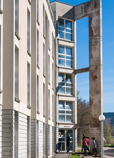 Internat :  Détail de la façade antérieure. © Région Bourgogne-Franche-Comté, Inventaire du patrimoine