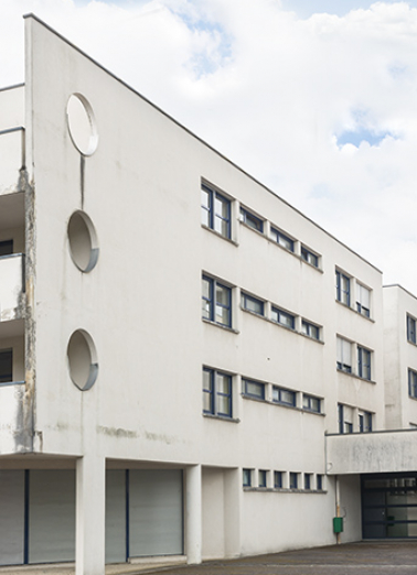 Angle nord-est de l'internat et sa façade nord-est sur cour postérieure. © Région Bourgogne-Franche-Comté, Inventaire du patrimoine