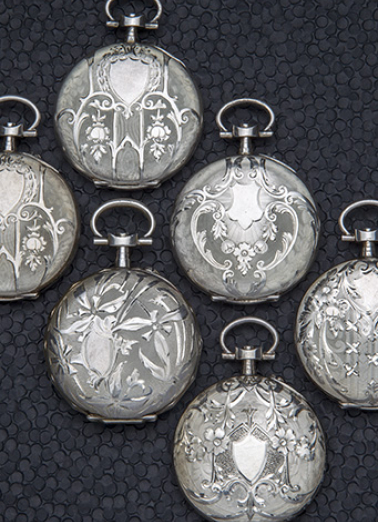 Ensemble de boîtes fabriquées par la société Bourgeois et Nappey dans la première moitié du 20e siècle (collection Jacques Donzé, Charquemont). © Région Bourgogne-Franche-Comté, Inventaire du patrimoine