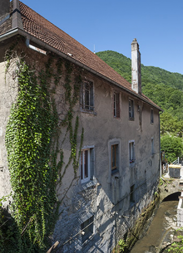 Façade nord du logement (ancien atelier). © Région Bourgogne-Franche-Comté, Inventaire du patrimoine Façade nord du logement (ancien atelier). © Région Bourgogne-Franche-Comté, Inventaire du patrimoine