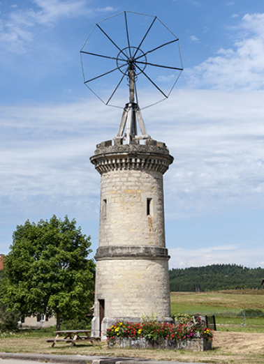 Vue d'ensemble depuis l'est. © Région Bourgogne-Franche-Comté, Inventaire du patrimoine