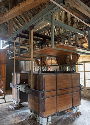 Troisième étage. Plansichter Nehlig, Heuser et Cie vu de trois quarts. © Région Bourgogne-Franche-Comté, Inventaire du patrimoine