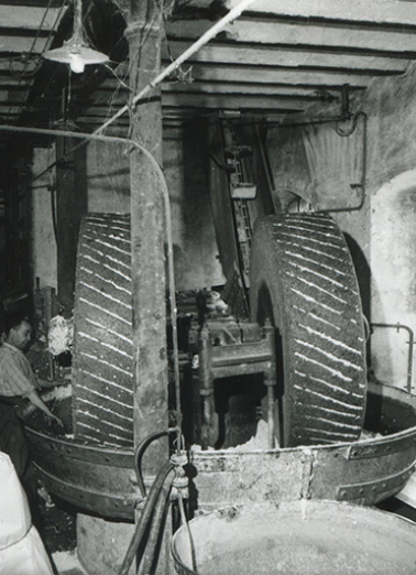 Défibreuse, photogr., s.d. [3e quart 20e siècle]. © Région Bourgogne-Franche-Comté, Inventaire du patrimoine