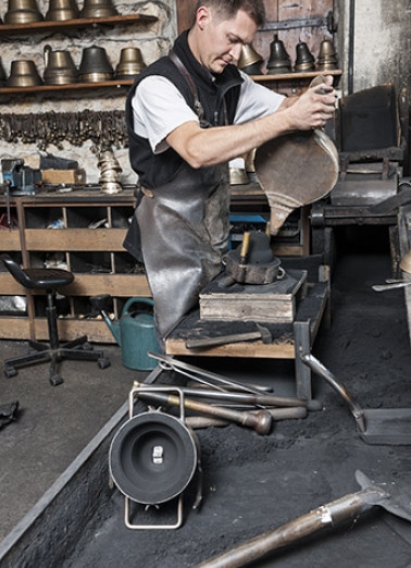 Moulage. Finition (2). © Région Bourgogne-Franche-Comté, Inventaire du patrimoine