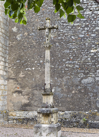 croix monumentale © Région Bourgogne-Franche-Comté, Inventaire du patrimoine