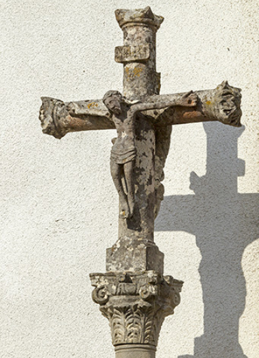 Détail : le Christ en croix. © Région Bourgogne-Franche-Comté, Inventaire du patrimoine