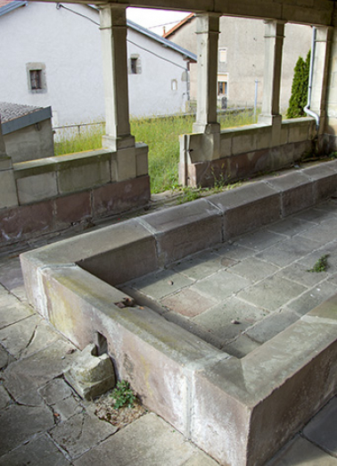 Bassin du lavoir rue Saint-Antoine. © Région Bourgogne-Franche-Comté, Inventaire du patrimoine