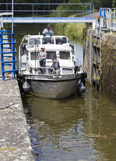 canal © Région Bourgogne-Franche-Comté, Inventaire du patrimoine canal © Région Bourgogne-Franche-Comté, Inventaire du patrimoine