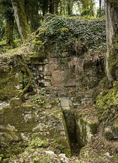 vestiges (porte?) © Région Bourgogne-Franche-Comté, Inventaire du patrimoine