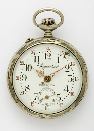 Montre de gousset mécanique de la marque Régulateur français (entre 1922 et 1928), de la société Victor Anguenot et Cie (au 7 rue du Lac et au 2 rue de la Perrière). © Région Bourgogne-Franche-Comté, Inventaire du patrimoine Montre de gousset mécanique de la marque Régulateur français (entre 1922 et 1928), de la société Victor Anguenot et Cie (au 7 rue du Lac et au 2 rue de la Perrière). © Région Bourgogne-Franche-Comté, Inventaire du patrimoine
