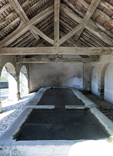 Bassins du lavoir. © Région Bourgogne-Franche-Comté, Inventaire du patrimoine Bassins du lavoir. © Région Bourgogne-Franche-Comté, Inventaire du patrimoine