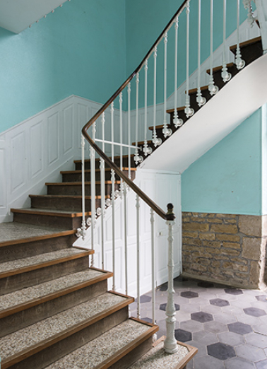 Escalier intérieur, côté nord. © Région Bourgogne-Franche-Comté, Inventaire du patrimoine Escalier intérieur, côté nord. © Région Bourgogne-Franche-Comté, Inventaire du patrimoine