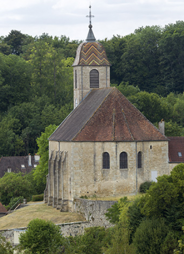 Vue de l'abside depuis la colline du couvent de minimes. © Région Bourgogne-Franche-Comté, Inventaire du patrimoine Vue de l'abside depuis la colline du couvent de minimes. © Région Bourgogne-Franche-Comté, Inventaire du patrimoine