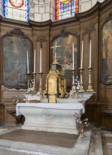 Vue générale du choeur et du maître-autel. © Région Bourgogne-Franche-Comté, Inventaire du patrimoine Vue générale du choeur et du maître-autel. © Région Bourgogne-Franche-Comté, Inventaire du patrimoine