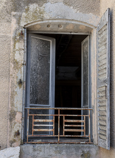 Détail d'une fenêtre. © Région Bourgogne-Franche-Comté, Inventaire du patrimoine