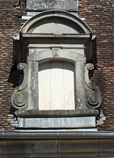 Détail d'une lucarne. © Région Bourgogne-Franche-Comté, Inventaire du patrimoine