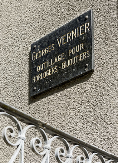 Plaque de la société Georges Vernier. © Région Bourgogne-Franche-Comté, Inventaire du patrimoine