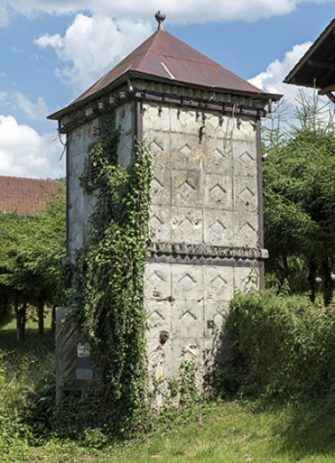 Les Gras : transformateur de la Société électrique de Morteau, Maîche et Extensions. © Région Bourgogne-Franche-Comté, Inventaire du patrimoine Les Gras : transformateur de la Société électrique de Morteau, Maîche et Extensions. © Région Bourgogne-Franche-Comté, Inventaire du patrimoine