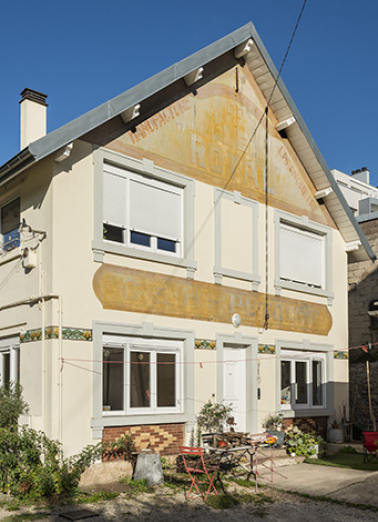 Pignon est de l'atelier. © Région Bourgogne-Franche-Comté, Inventaire du patrimoine Pignon est de l'atelier. © Région Bourgogne-Franche-Comté, Inventaire du patrimoine