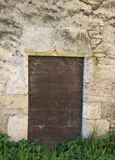 Porte de la grange. © Région Bourgogne-Franche-Comté, Inventaire du patrimoine Porte de la grange. © Région Bourgogne-Franche-Comté, Inventaire du patrimoine
