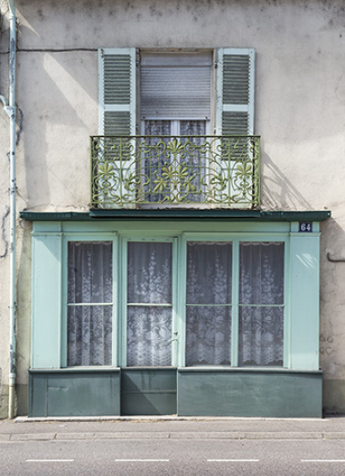 La devanture en bois. © Région Bourgogne-Franche-Comté, Inventaire du patrimoine
