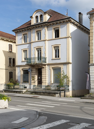 Façade antérieure, de trois quarts droite. © Région Bourgogne-Franche-Comté, Inventaire du patrimoine