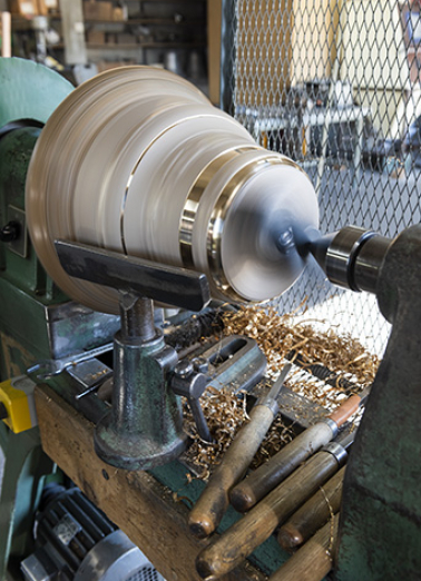 Tournage d'une cloche : la cloche en rotation. © Région Bourgogne-Franche-Comté, Inventaire du patrimoine