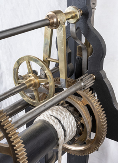 Mouvement, mécanisme des heures : échappement à chevilles et tambour moteur. © Région Bourgogne-Franche-Comté, Inventaire du patrimoine