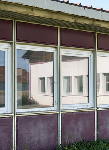 Deux travées de la façade antérieure. © Région Bourgogne-Franche-Comté, Inventaire du patrimoine
