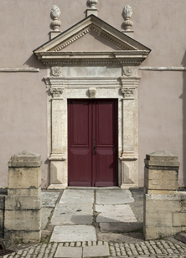 Le portail style Renaissance de l'église. © Région Bourgogne-Franche-Comté, Inventaire du patrimoine